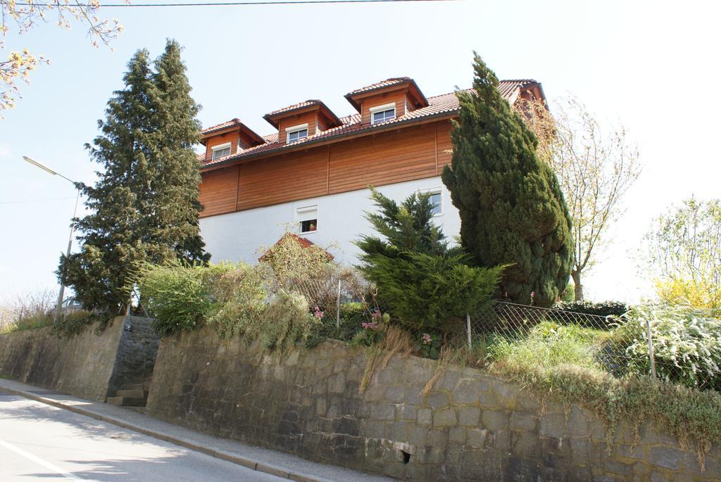 Mayerhofer House Apartment